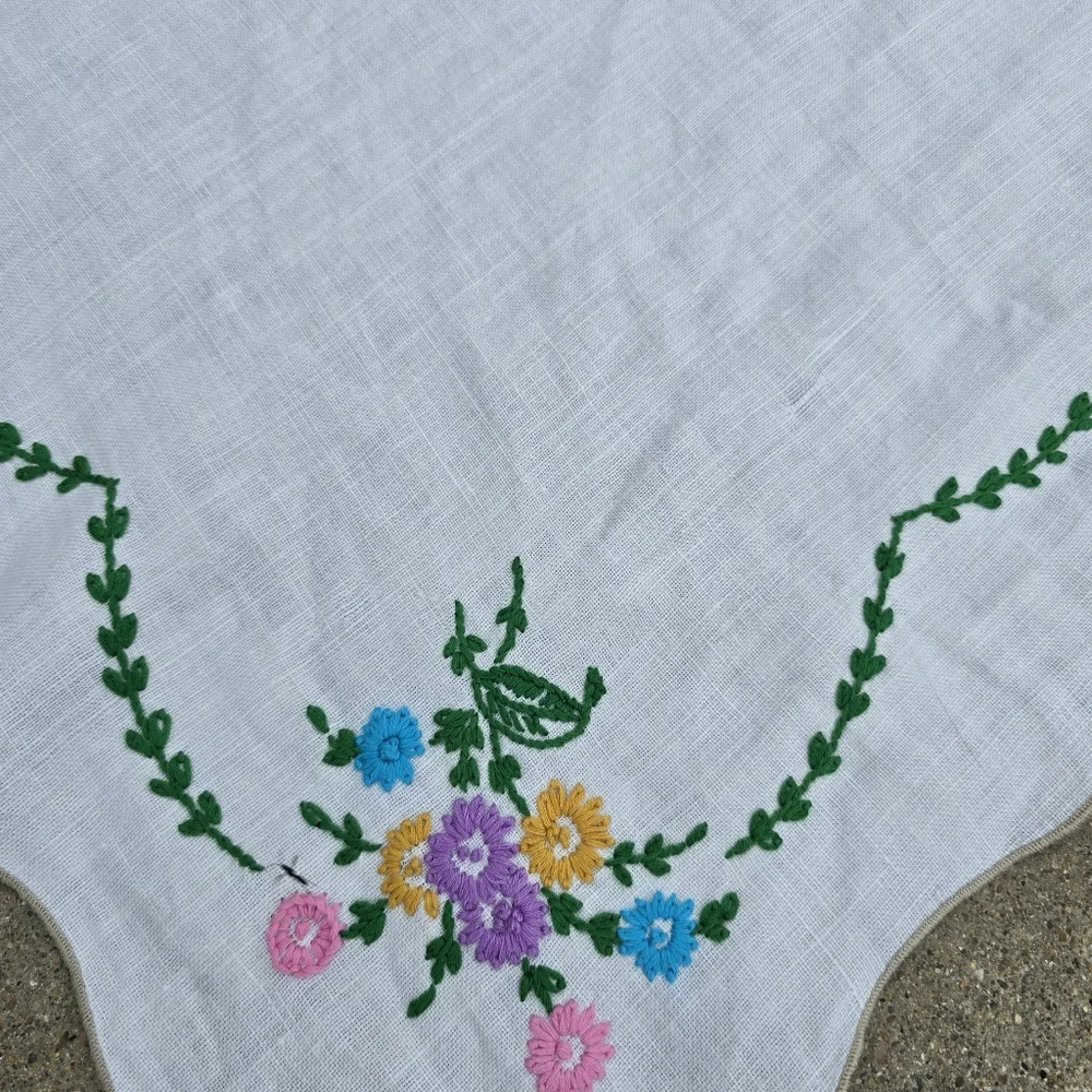 Vintage Cottagecore Tablecloth / Table Topper 39x39 with Floral Hand Embroidery